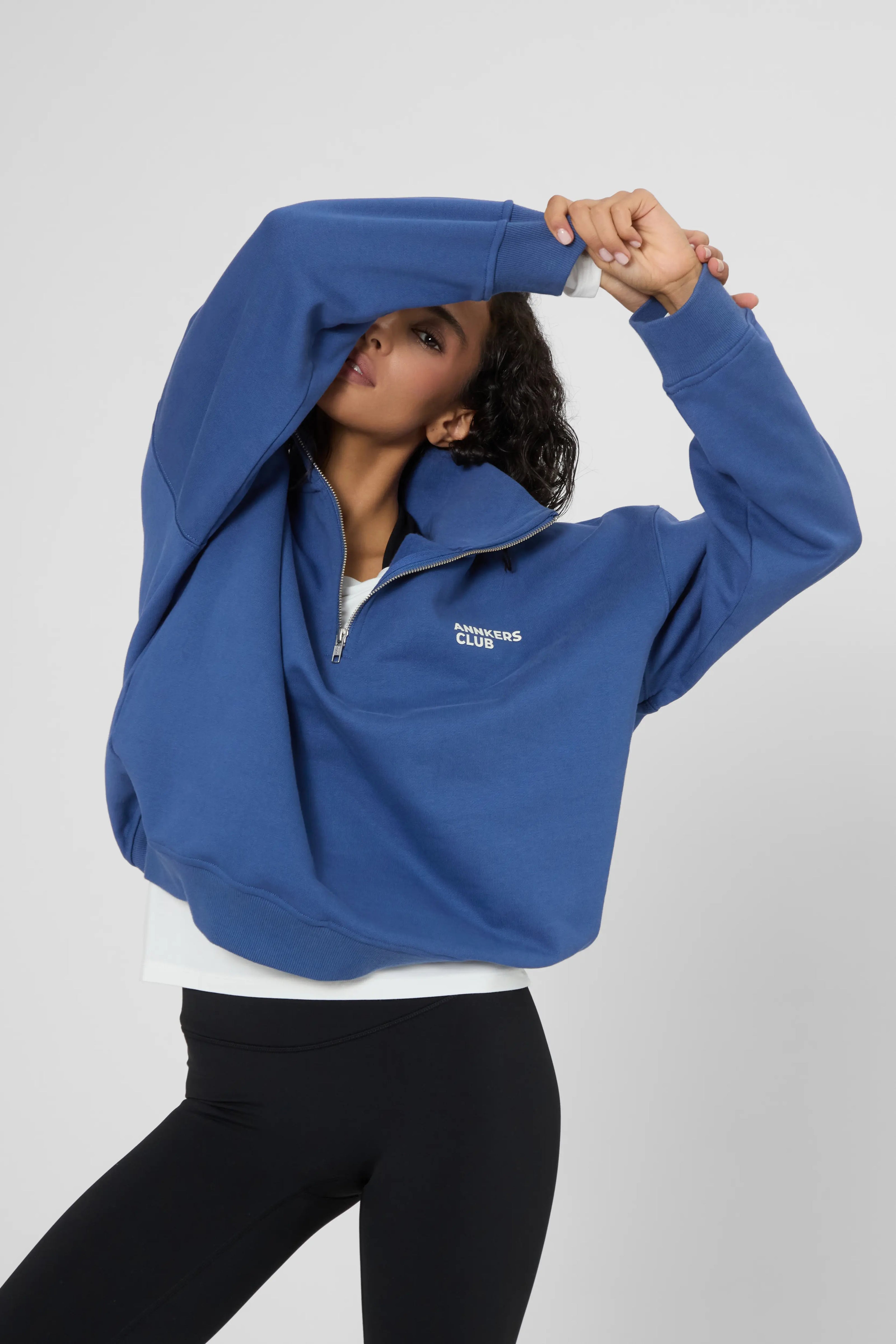 Утеплені базові легінси з начосом чорного кольору, щільний матеріал і висока посадка, вигляд спереду