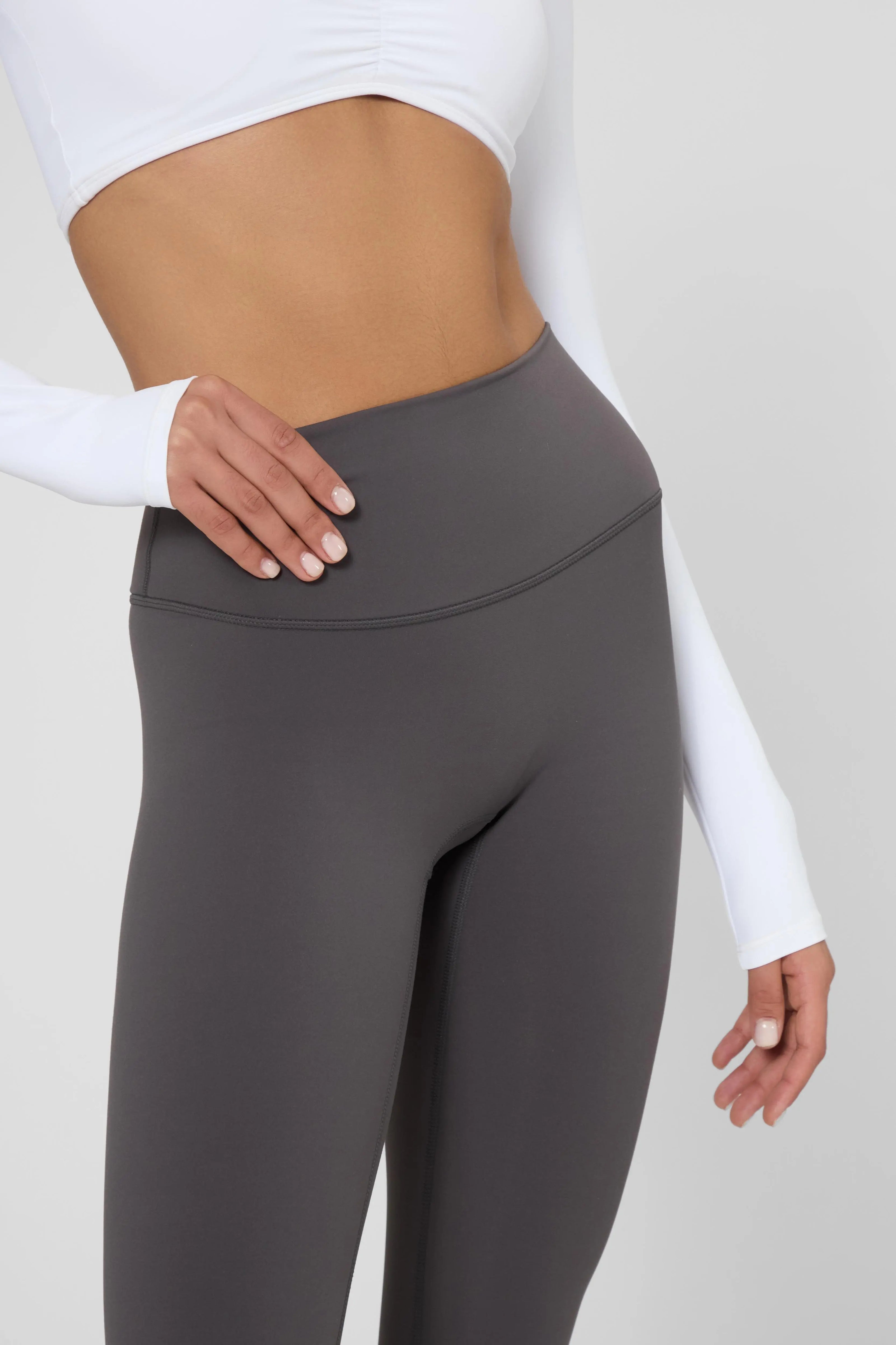 Утеплені базові легінси з начосом кольору темний графіт