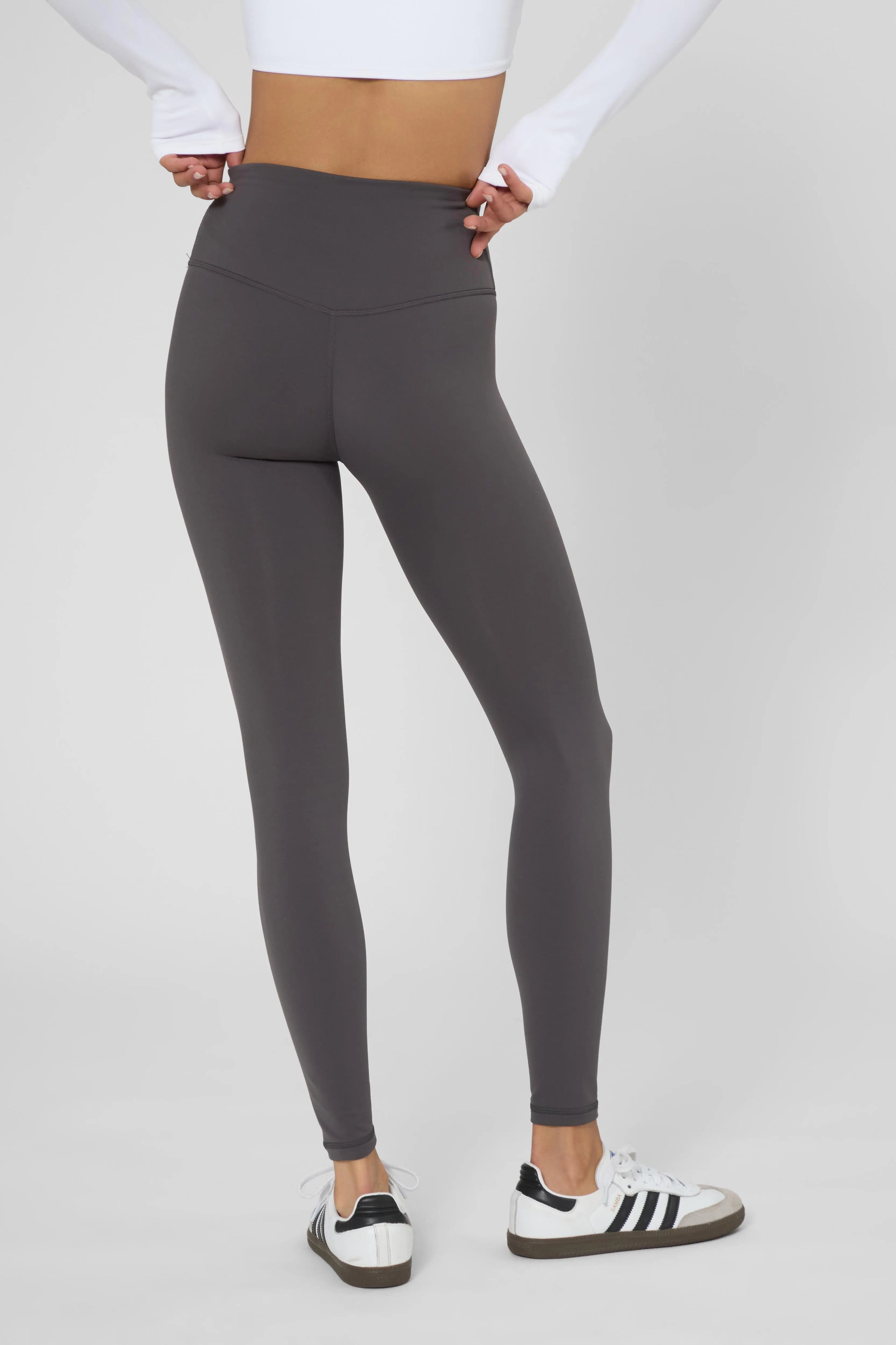 Утеплені базові легінси з начосом кольору темний графіт