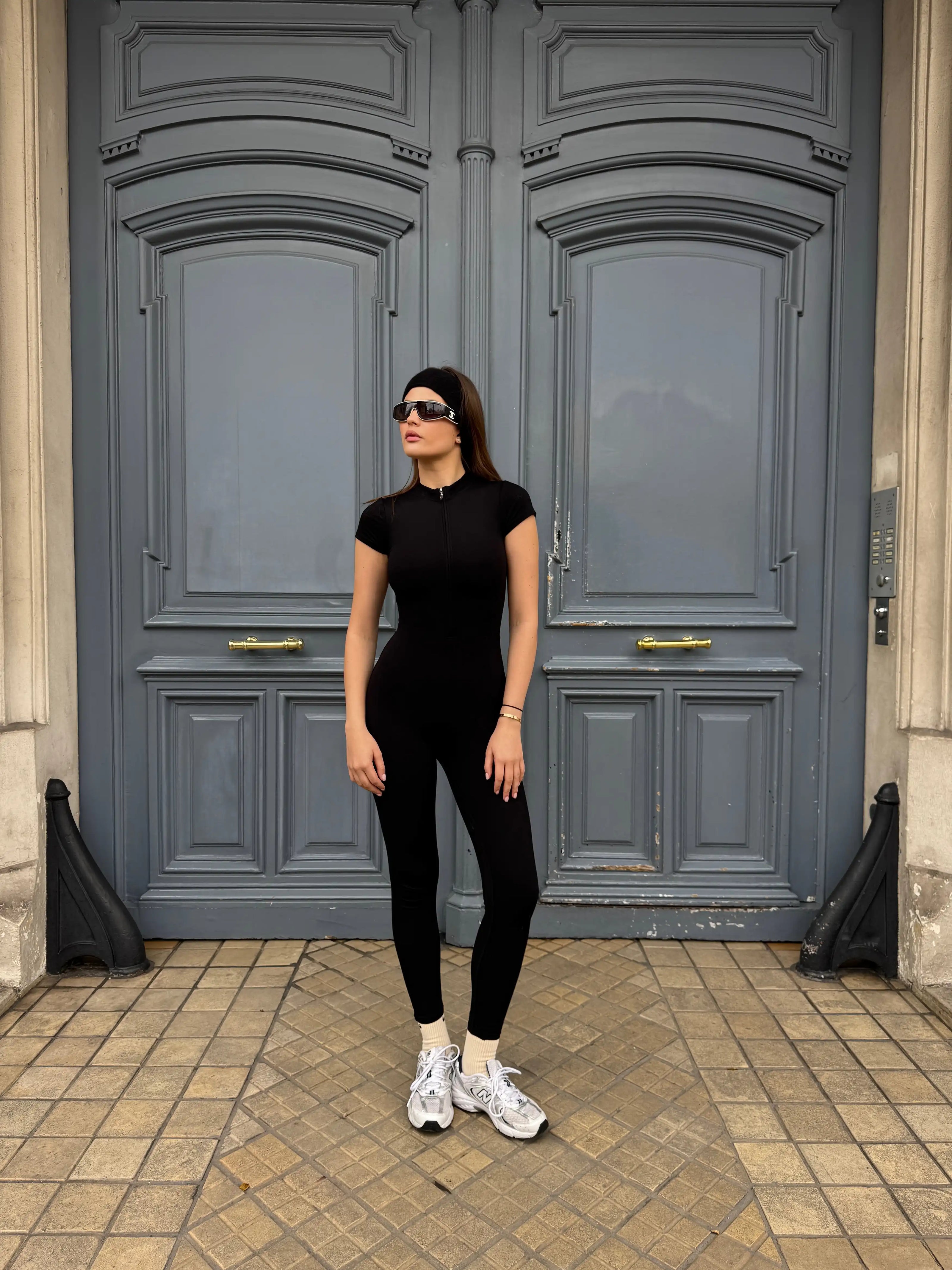 Комбінезон чорного кольору