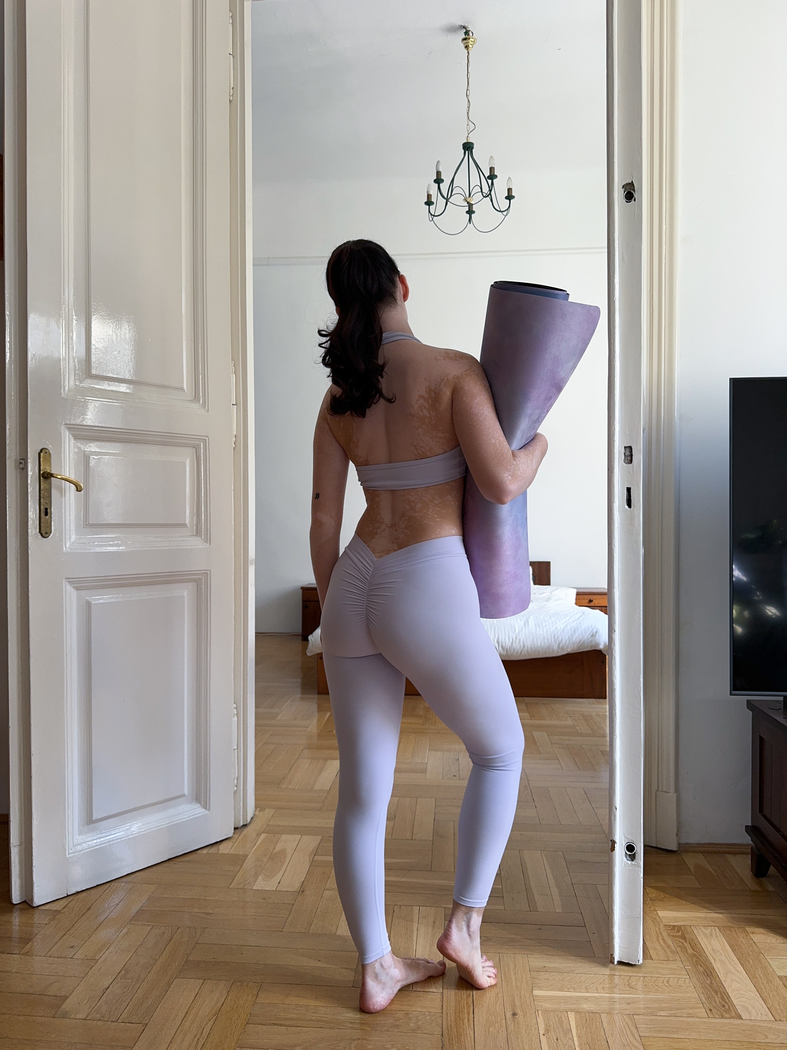 V Push-up легінси лавандового кольору